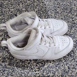 Nike - White Low-Top Sneakers